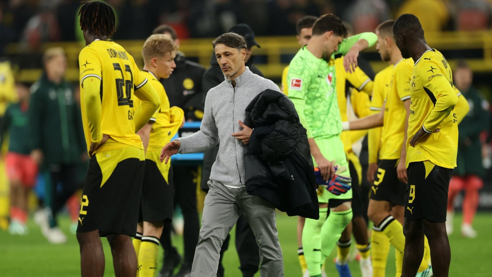Artikelbild der Quelle zu: Hamann schlägt nach BVB-Schock Alarm: „Rückfall in alte Zeiten“