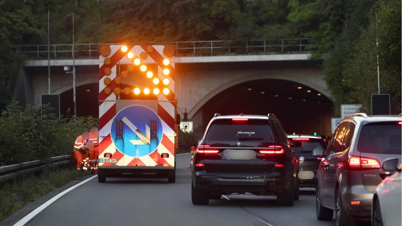 Artikelbild der Quelle zu: Burgholztunnel gesperrt: Feuerwehr weiß nicht, dass es eine Übung ist