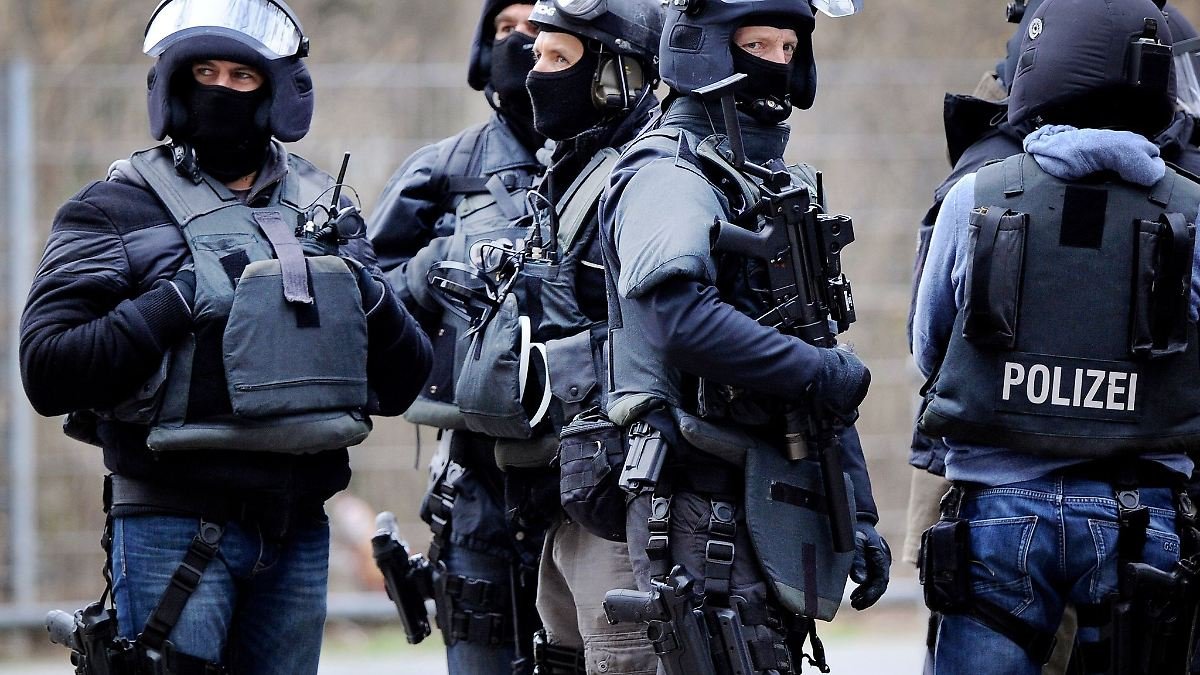 Artikelbild der Quelle zu: Nordrhein-Westfalen: Spezialkräfte überwältigen 48-Jährigen in Meckenheim