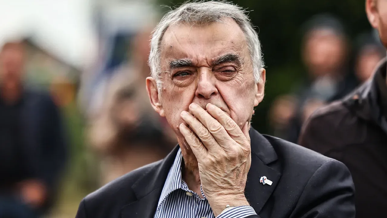 Artikelbild der Quelle zu: NRW-Innenminister Herbert Reul kämpft nach OP mit Sprachproblemen