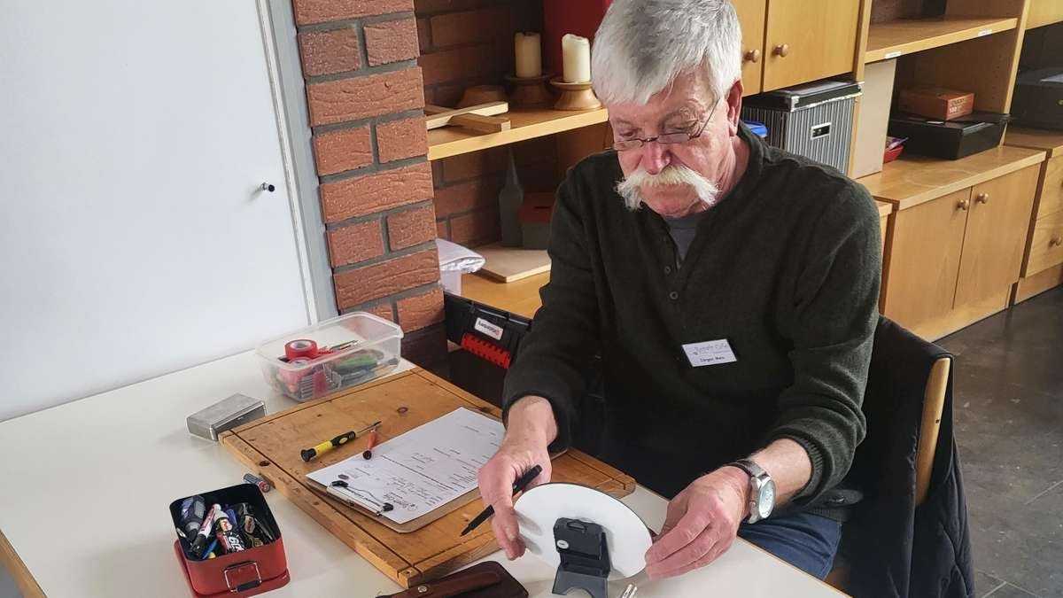 Artikelbild der Quelle zu: Repair-Café macht bei landesweiten Weltrekordversuch mit