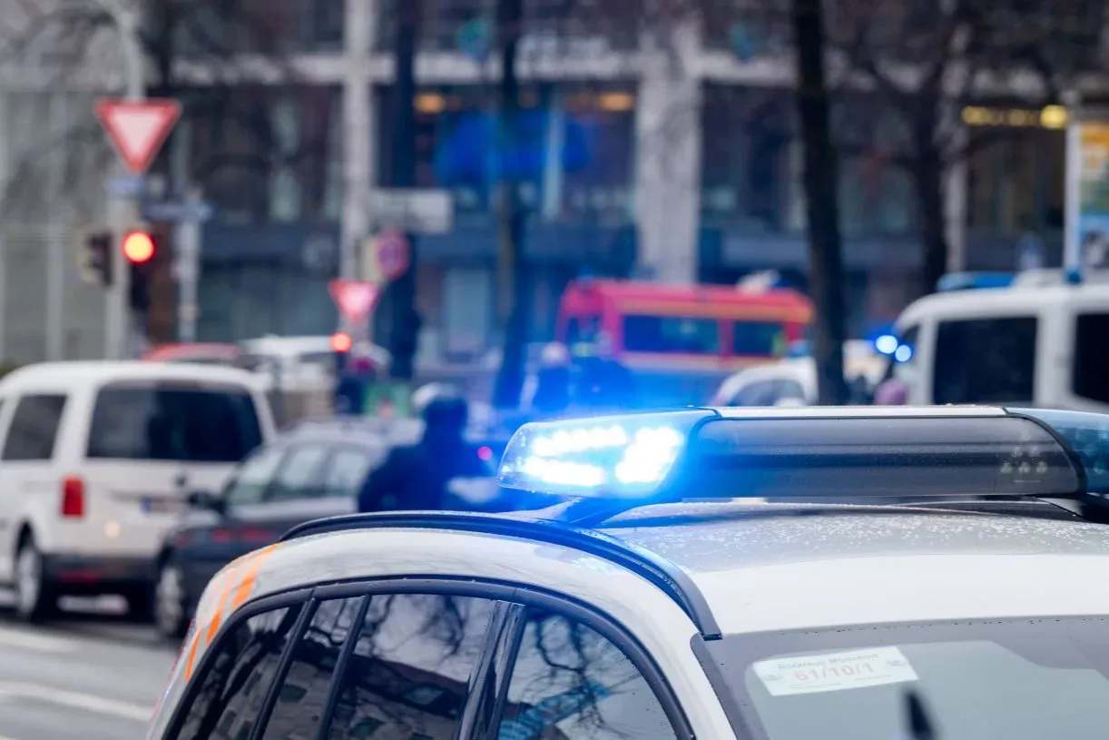 Artikelbild der Quelle zu: Am helllichten Tag: Mann wird am Essener Hauptbahnhof mit Küchenmesser gejagt