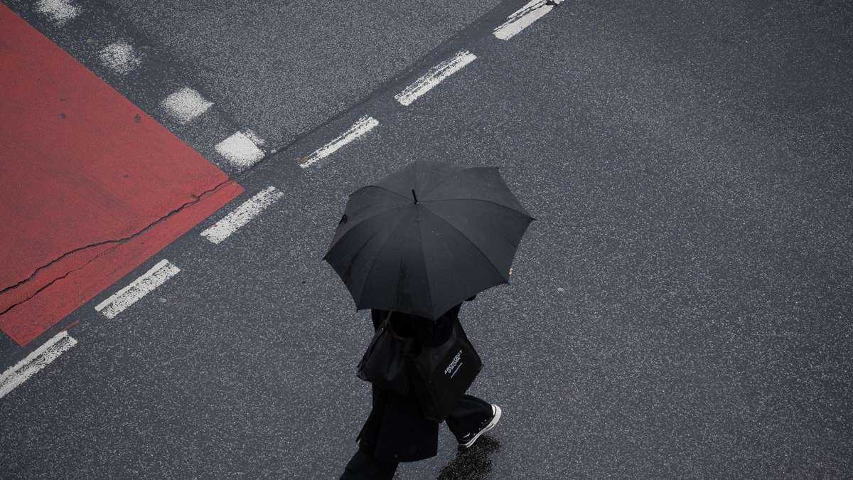 Artikelbild der Quelle zu: Schauer, Böen, Gewitter – doch der Montag bringt Ruhe