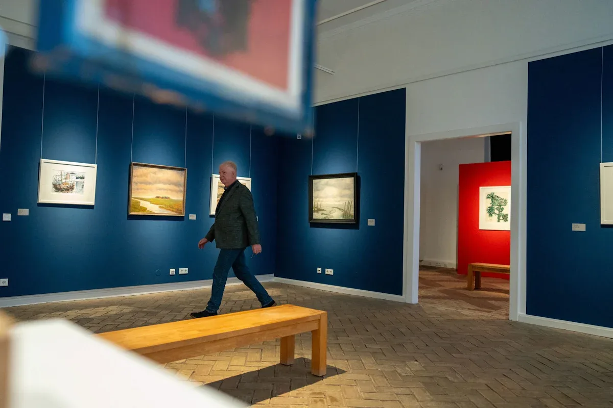 Artikelbild der Quelle zu: Neue Ausstellung - Von Bonn nach Flensburg – Kunstschätze der Landesvertretung - Kultur - SZ.de