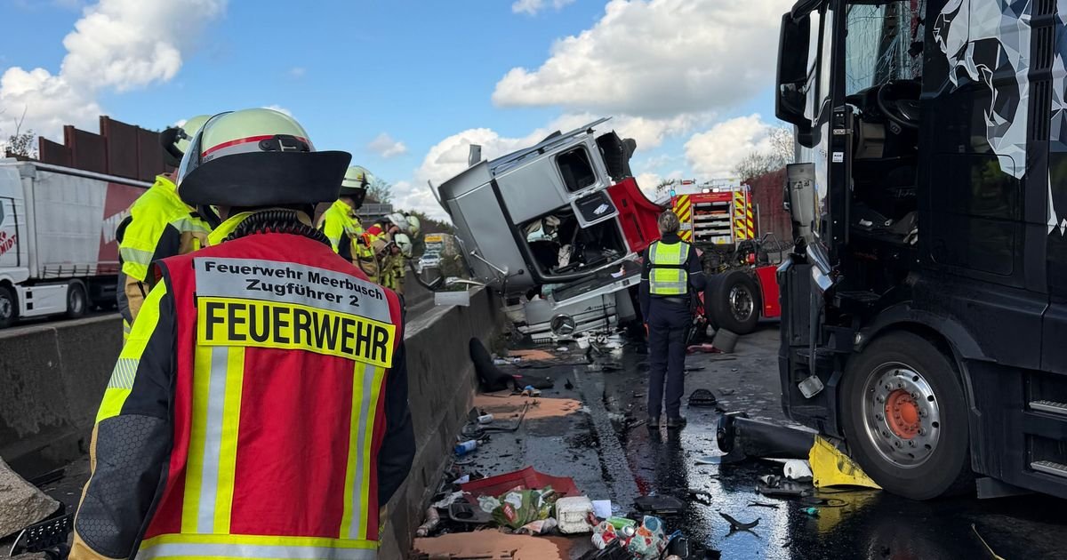 Artikelbild der Quelle zu: Fahrer in Lebensgefahr: Schwere Lkw-Unfälle auf A57 – NRW-Autobahn wieder frei
