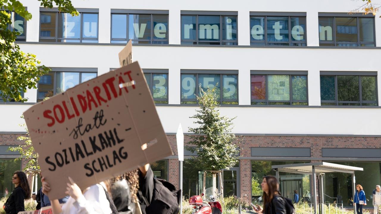 Artikelbild der Quelle zu: Sozialverband sieht Kürzung als "sozialpolitisches Desaster"