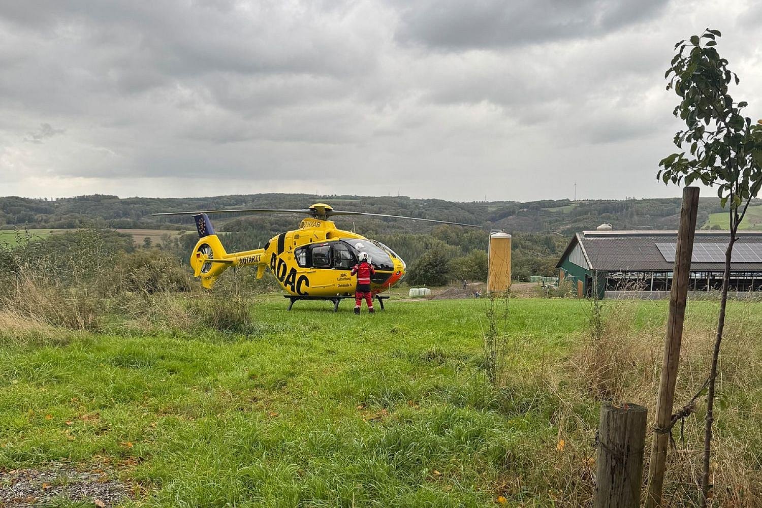 Artikelbild der Quelle zu: News, Nordrhein-Westfalen, Regional: Rettungshubschrauber nach Treppensturz in Breckerfeld im Einsatz