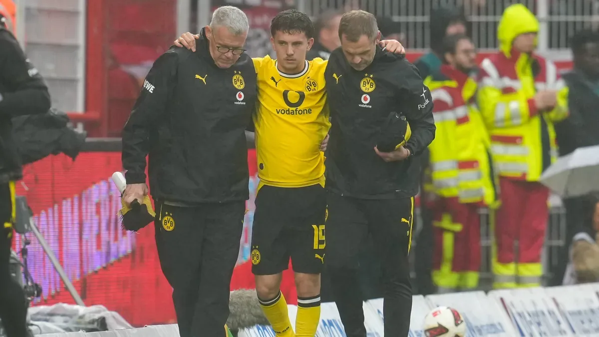 Artikelbild der Quelle zu: "Ärgerlich": BVB verkündet Diagnose bei Pechvogel Karetsas