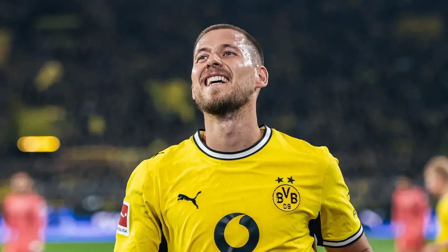 Artikelbild der Quelle zu: Neue Entwicklungen: BVB-Abwehrstar vor Verlängerung