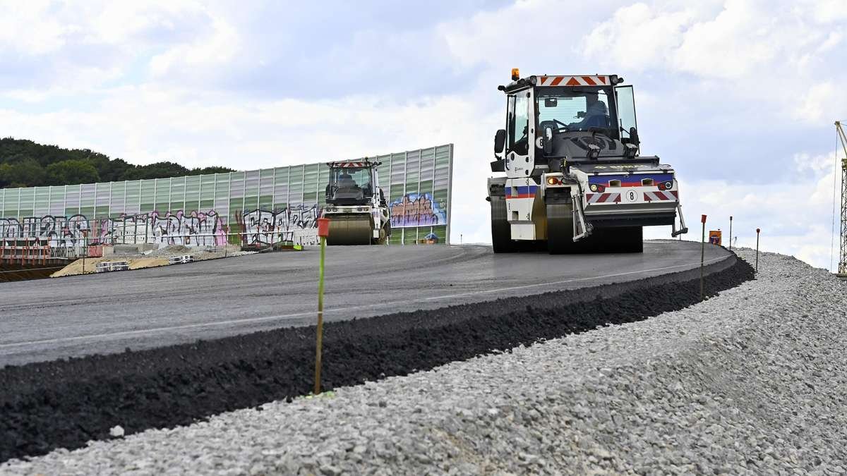Artikelbild der Quelle zu: Sperrungen auf A40, A1 und A45 in NRW: Mehrere Abschnitte sind betroffen