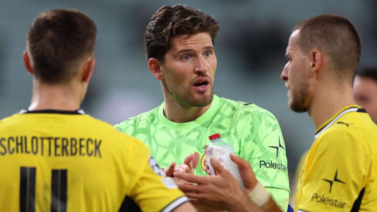 Artikelbild der Quelle zu: Kurioser Grund: BVB-Profis flüchten ungeduscht aus Stadion in Baku