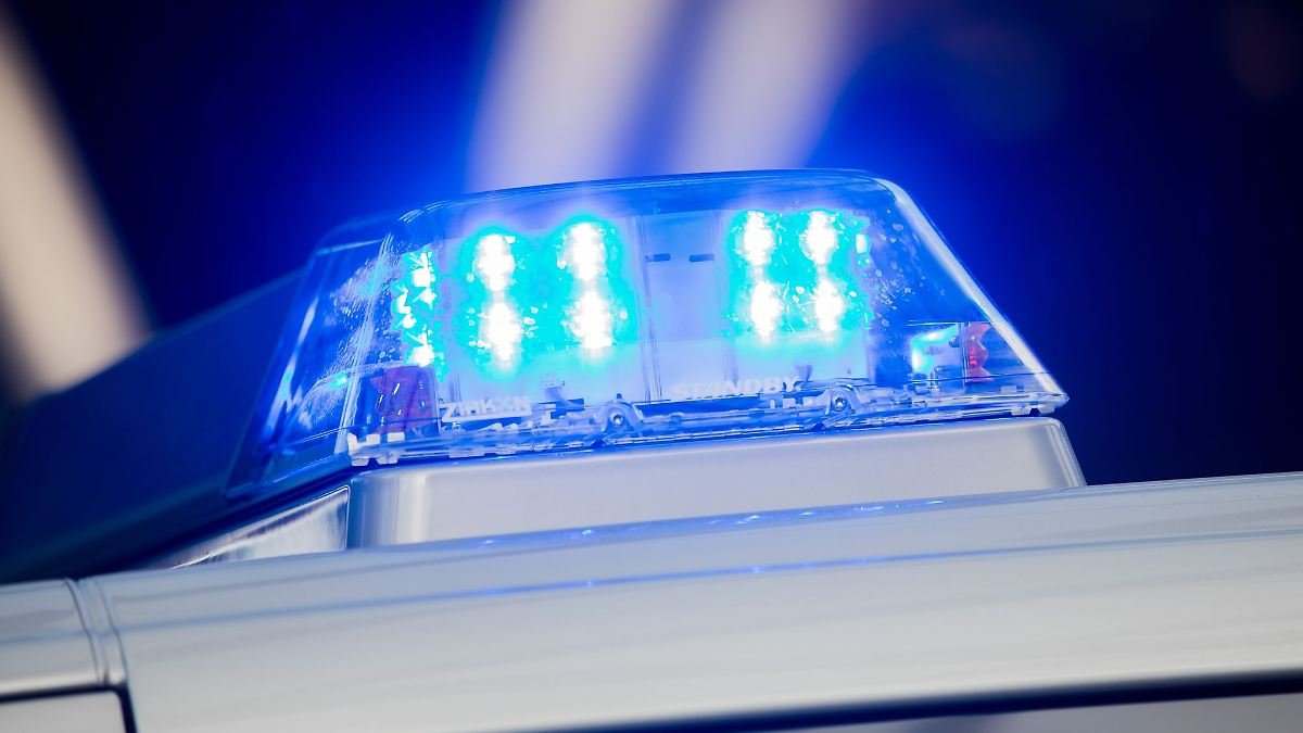 Artikelbild der Quelle zu: Nordrhein-Westfalen: A 57 in Richtung Niederlande nach Unfällen voll gesperrt
