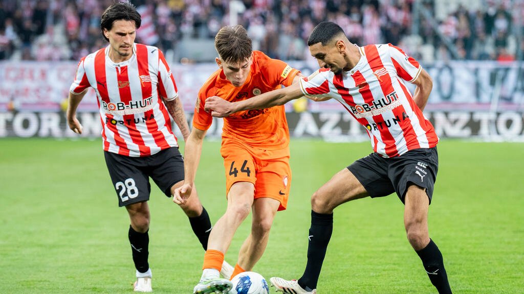Der BVB plant, Marcel Regula (M.) im Falle eines Wechsels umzufunktionieren