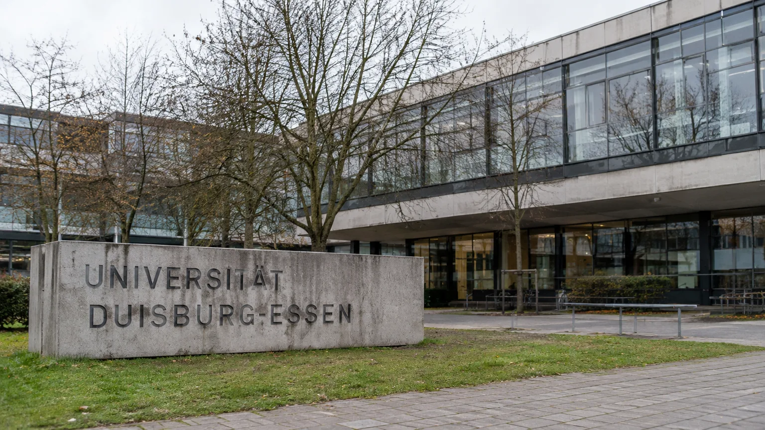 Illustration zum Thema: Thomas de Maizière lehrt als Gastprofessor an der Universität Duisburg-Essen