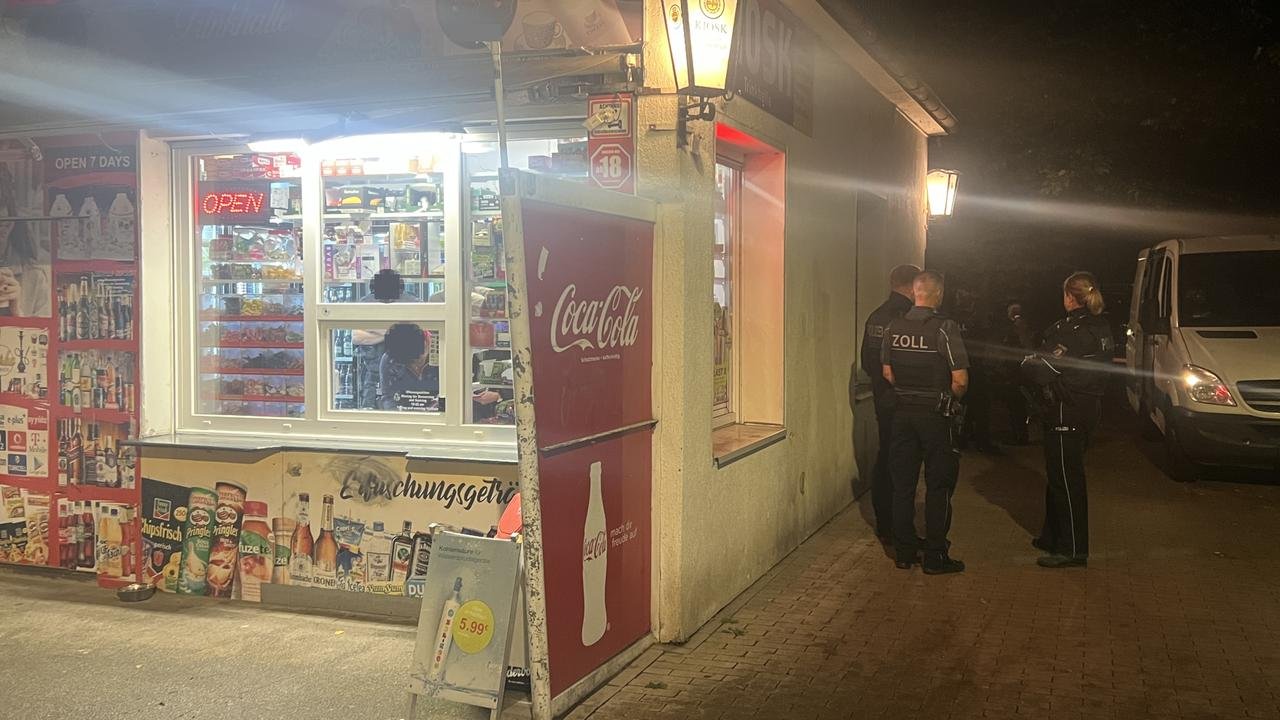 Artikelbild der Quelle zu: Nordrhein-Westfalen: Polizei deckt illegale Glücksspielrunde in Hinterzimmer auf