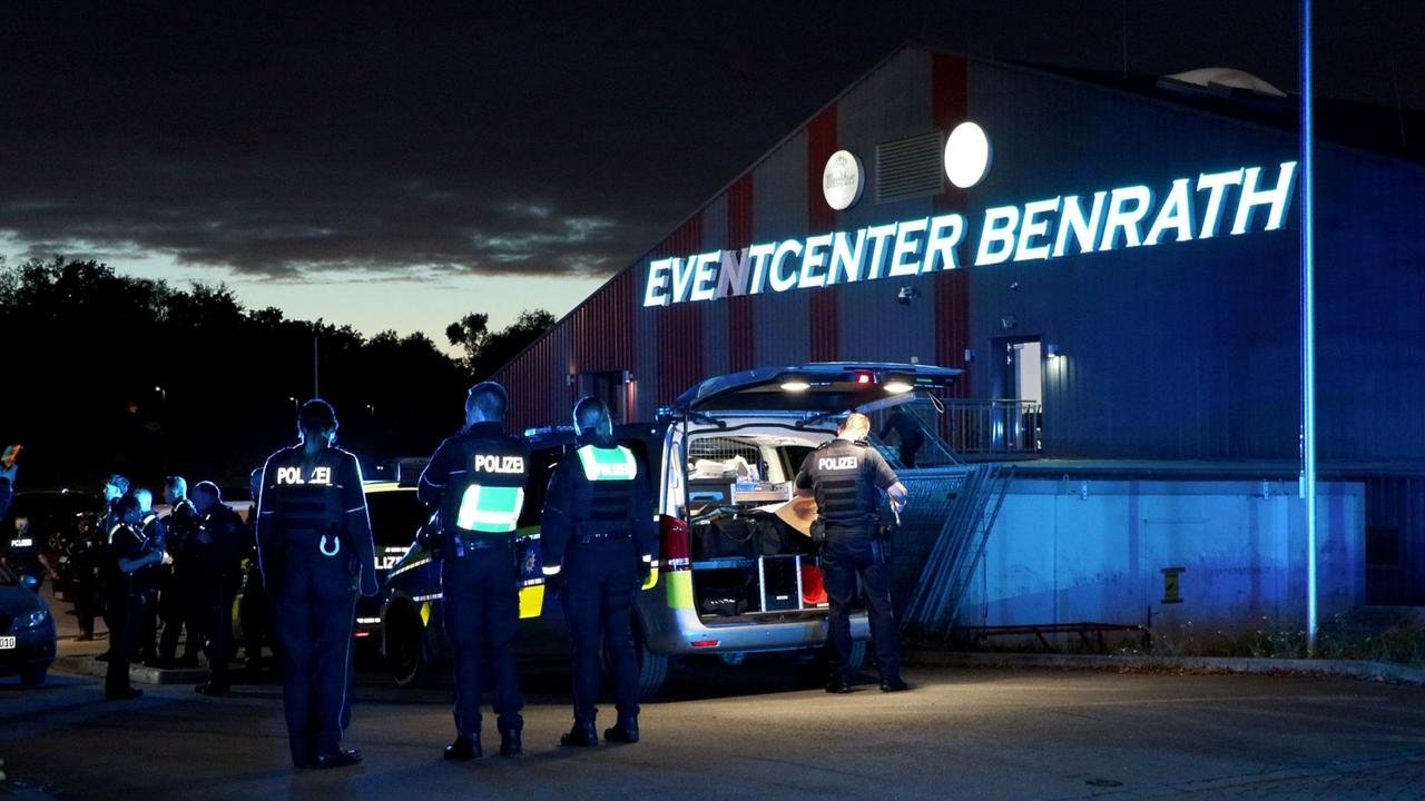 Artikelbild der Quelle zu: Streit bei Feier eskaliert - acht Verletzte