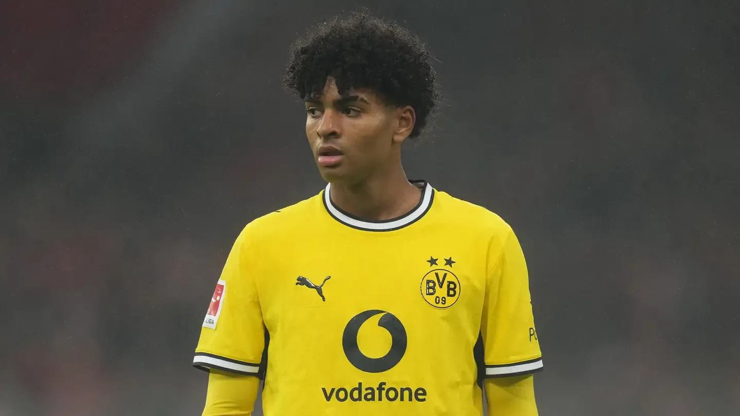 Artikelbild der Quelle zu: Dortmund unter Druck: PL-Gigant lässt bei BVB-Supertalent nicht locker