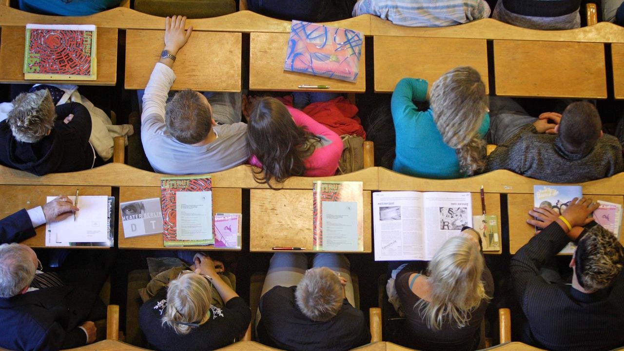 Artikelbild der Quelle zu: Uni-Start in NRW: Wie Erstis diese sechs Fehler im Studium vermeiden
