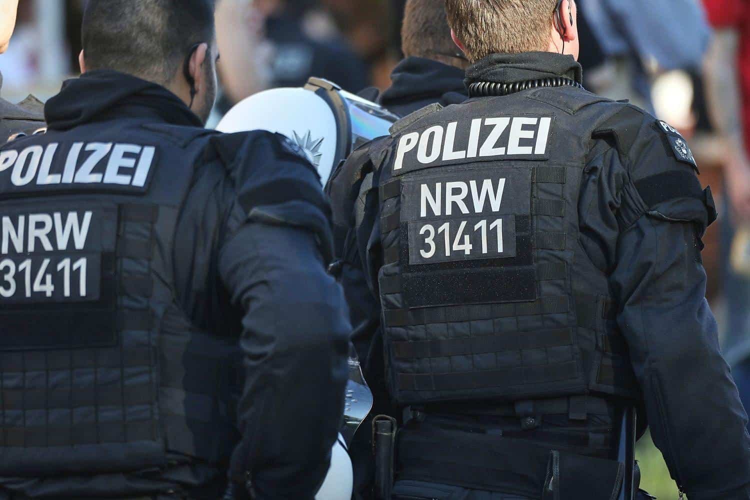 Artikelbild der Quelle zu: News, Nordrhein-Westfalen, Regional: 23. Castortransport aus Jülich erreicht Ahaus unter Polizeischutz