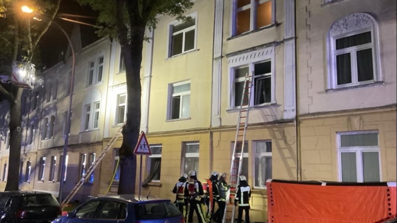 Artikelbild der Quelle zu: Drei Tote bei Brand in Bochum: "Absolut dramatisches Ereignis"