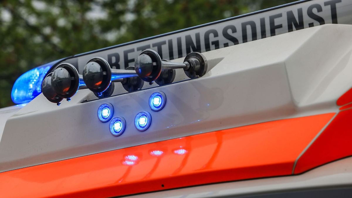 Artikelbild der Quelle zu: Nordrhein-Westfalen: Teilnehmer von "Mammutmarsch" stören Wiederbelebung
